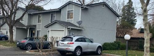 A picture depicting one single townhome in the complex.